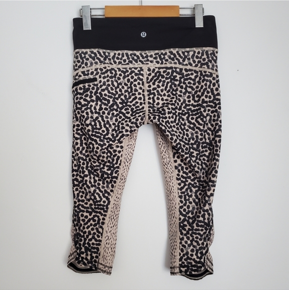 Lululemon Leopard Print Crop Leggings Size 6 - Picture 2 of 7